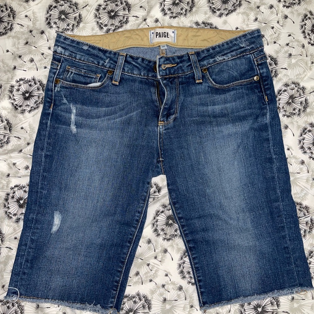 Paige Brand mild distressed shorts size 26
